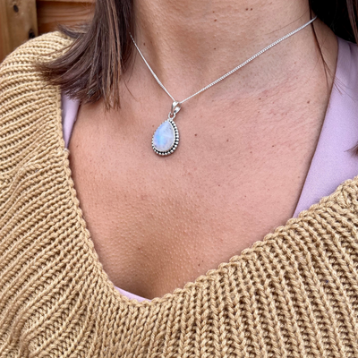 Colgante de piedra luna natural