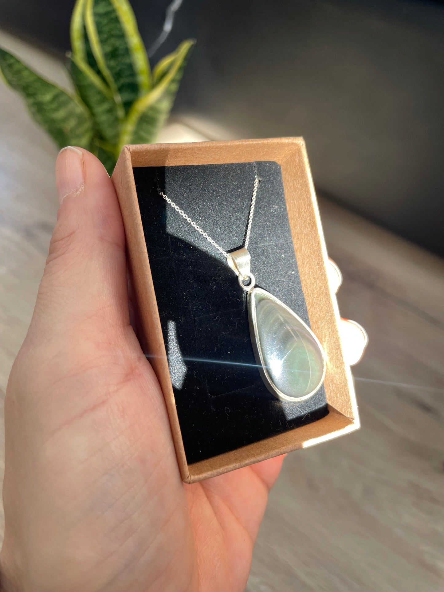 Colgante de obsidiana arcoiris KHAMALI