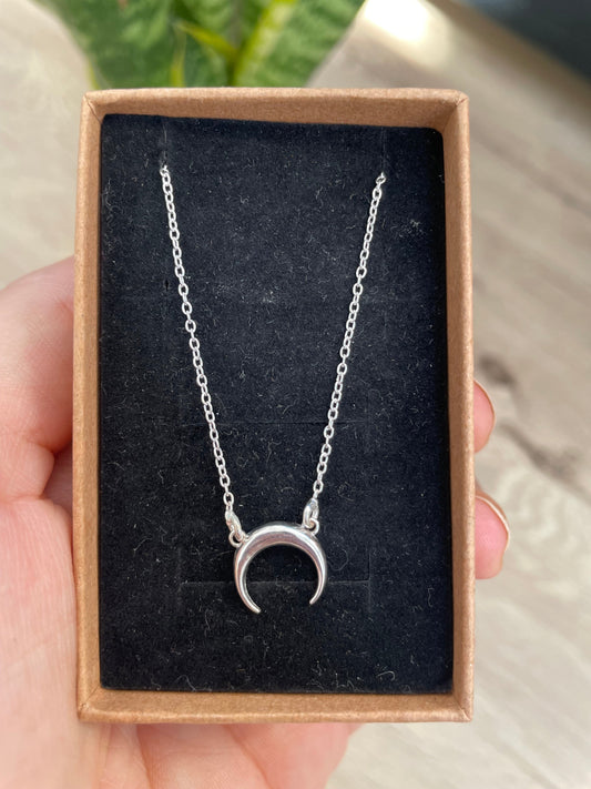 Colgante media luna plata KHAMALI