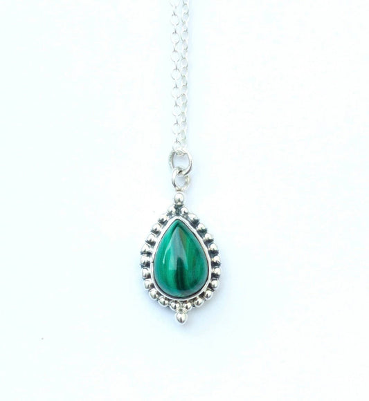 Colgante con piedra verde malaquita - KHAMALI