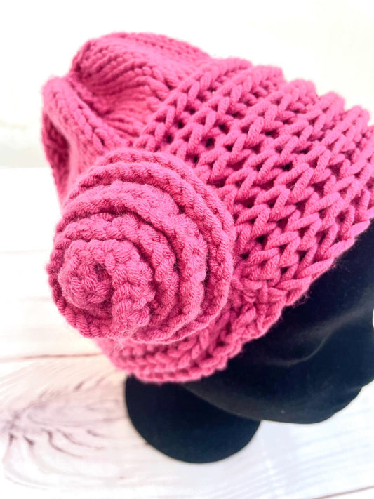 Gorro rosa con flor hecho a mano - KHAMALI