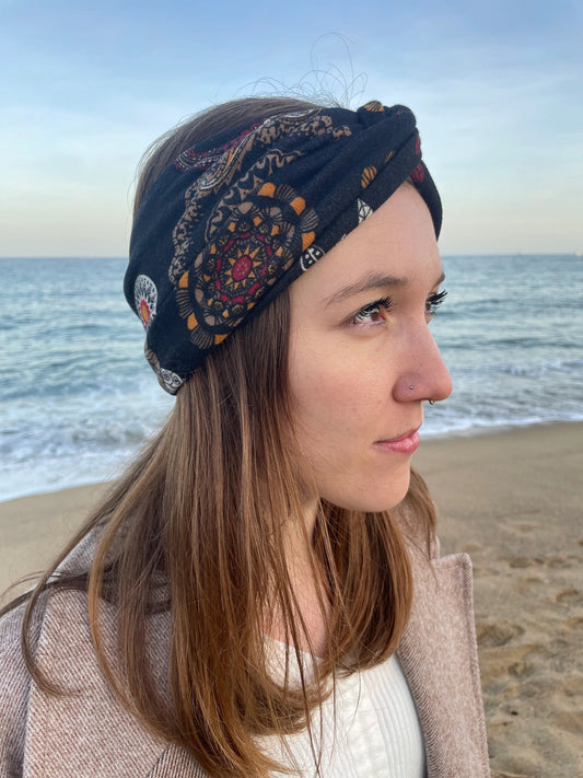 Turbante negro con flores khamali Shop