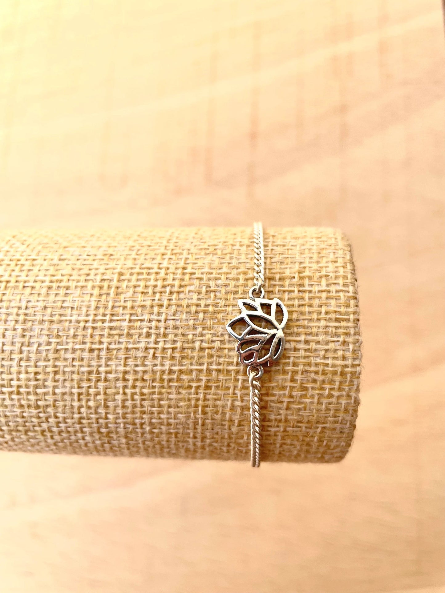Pulsera de plata 925 con flor de loto KHAMALI