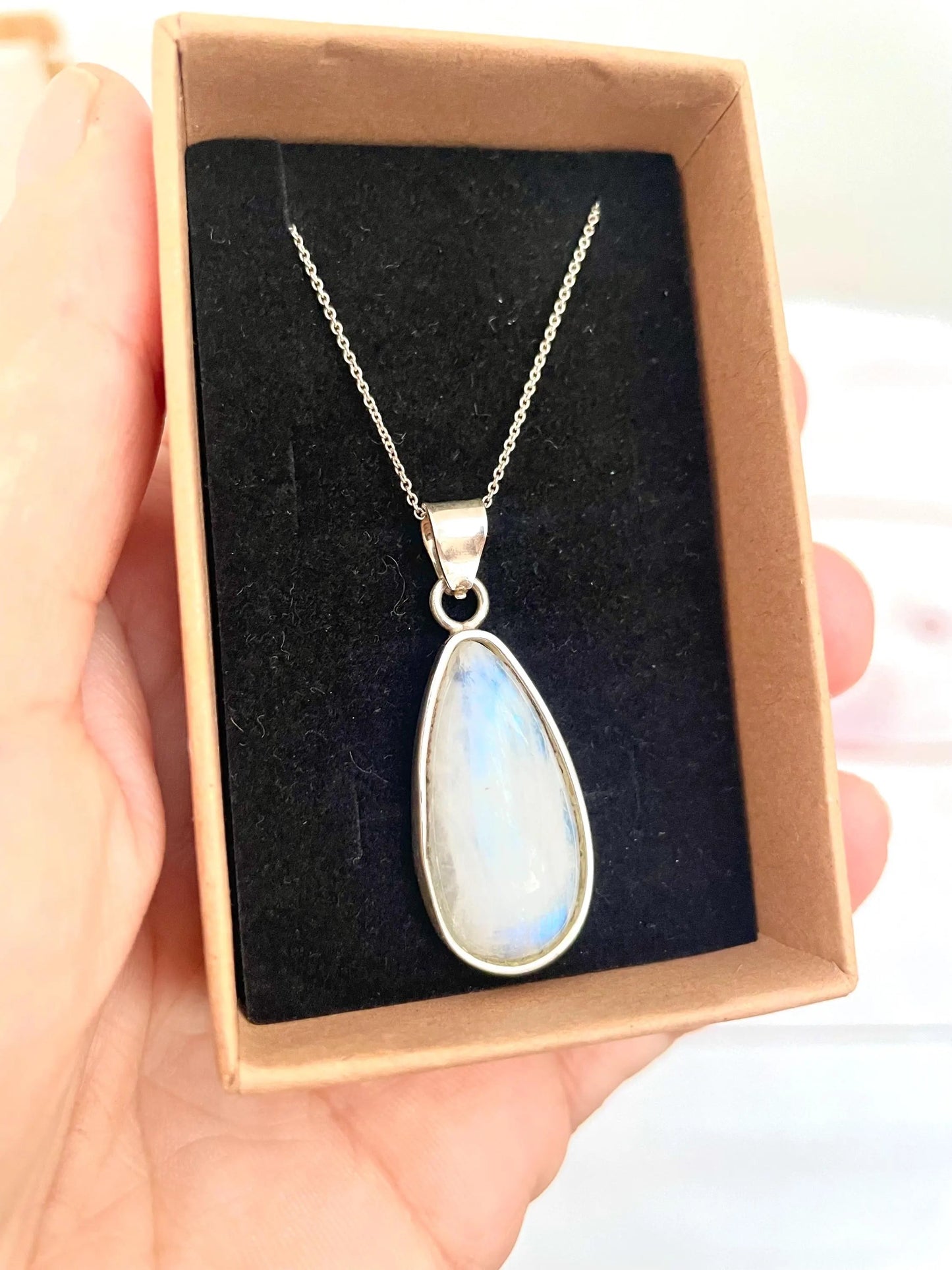 Colgante con piedra luna natural khamali Shop