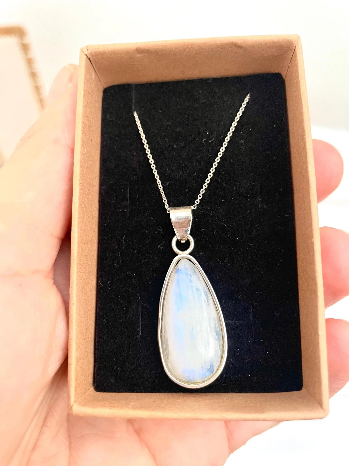 Colgante con piedra luna natural khamali Shop