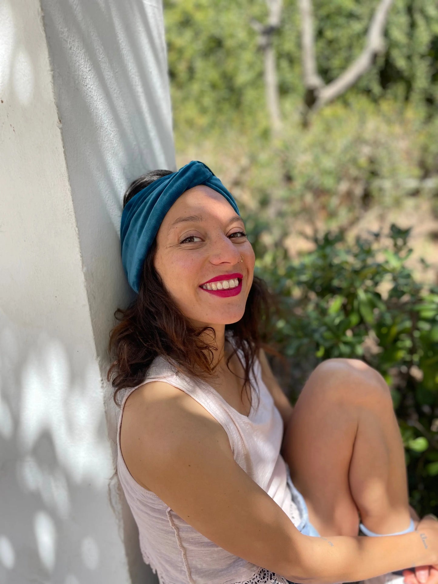 Turbante azul de terciopelo hecho a mano - KHAMALI