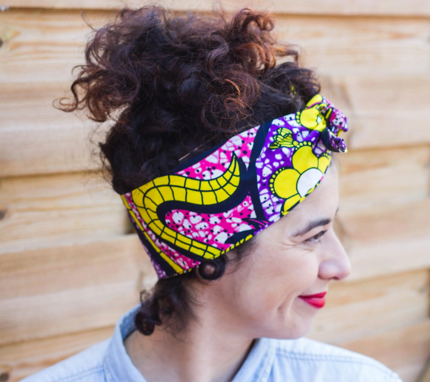 Diadema turbante afro con diseño en flor margarita - KHAMALI