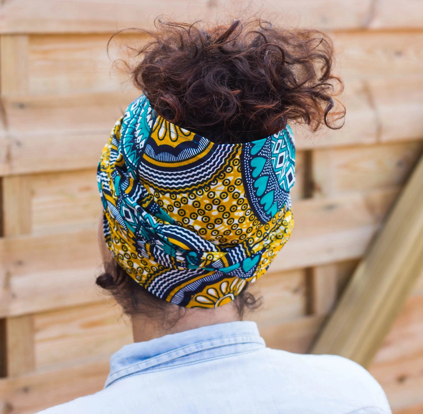 Pañuelo de algodón turbante tela wax azul y amarillo ocre con corazones - KHAMALI