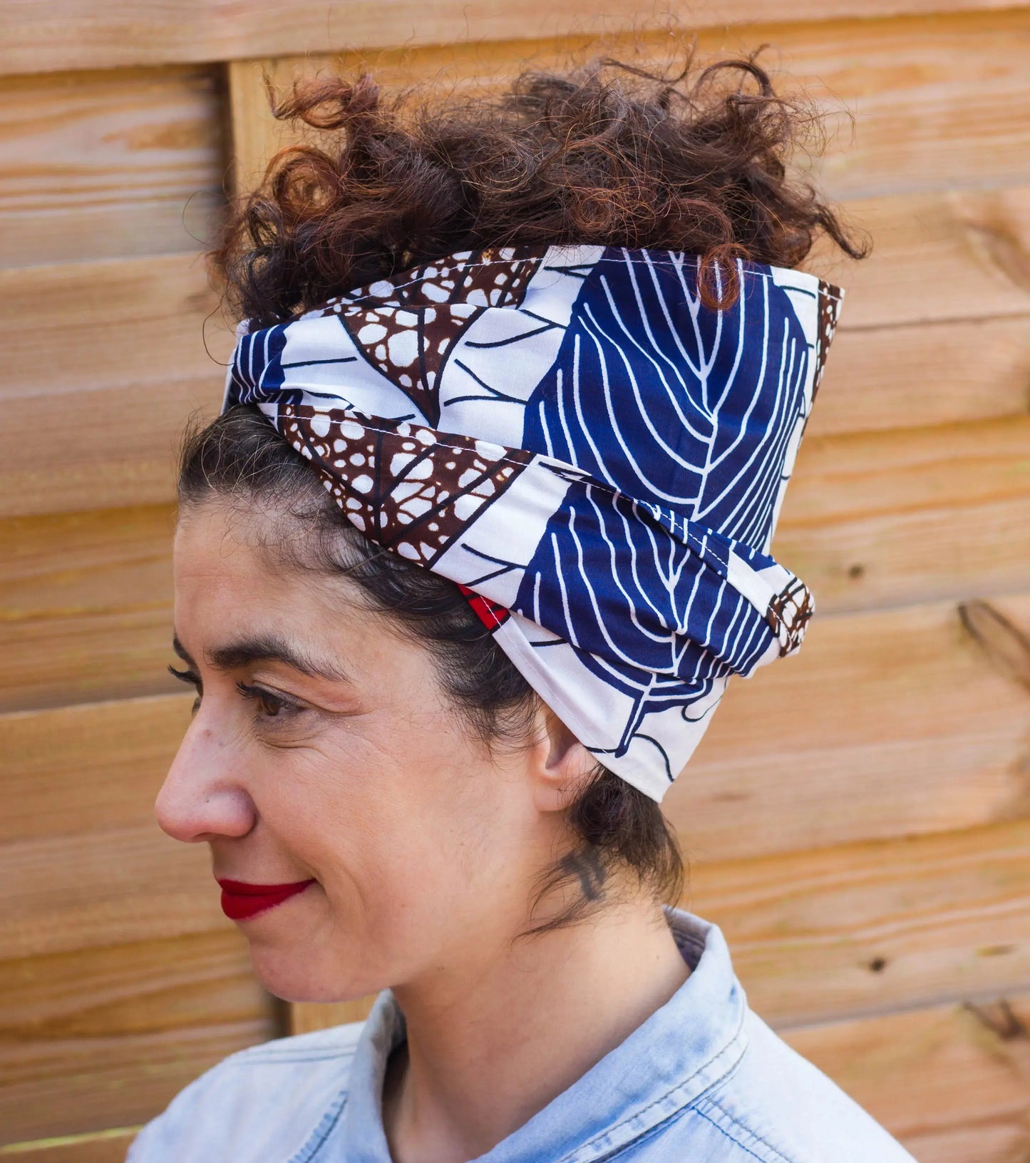 Pañuelo turbante africano blanco adaptable estilo retro vintage con hoja azul marino - KHAMALI