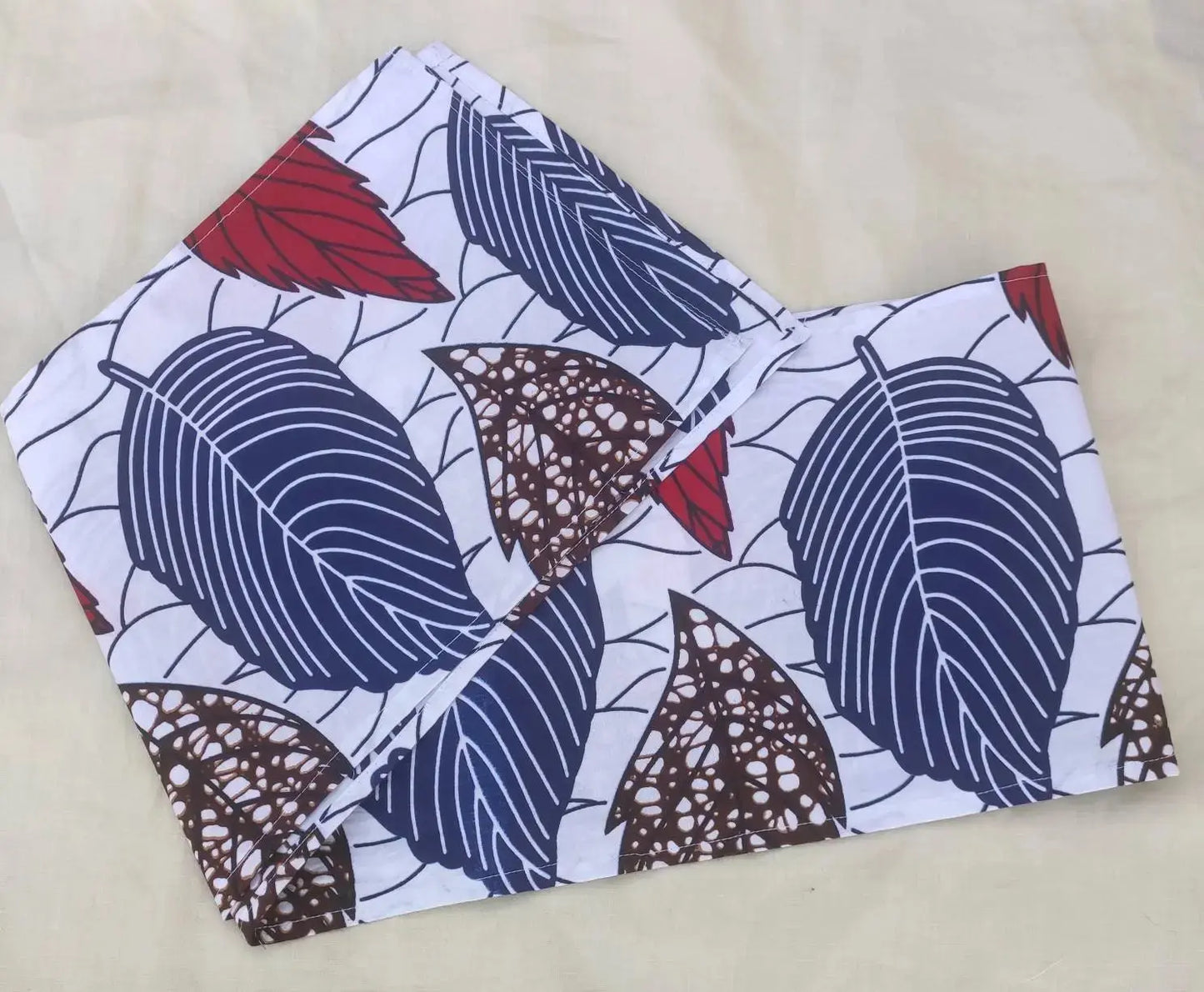 Pañuelo turbante africano blanco adaptable estilo retro vintage con hoja azul marino - KHAMALI