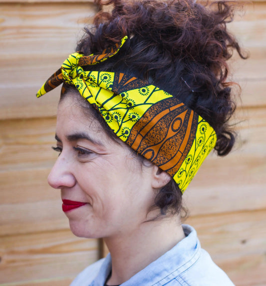 Turbante diadema artesanal amarillo y marrón semilla de cacao - KHAMALI