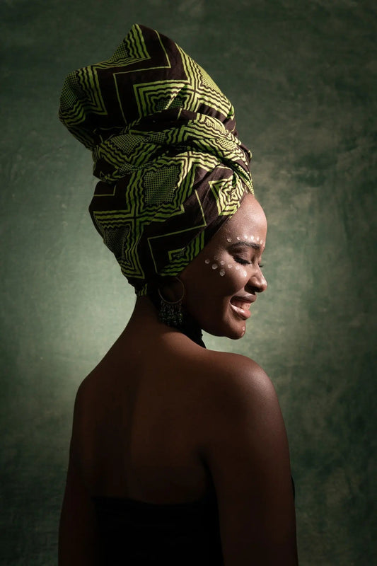 Descubre el significado del turbante en diferentes culturas africanas, su historia, simbolismo y la importancia de este accesorio tradicional.