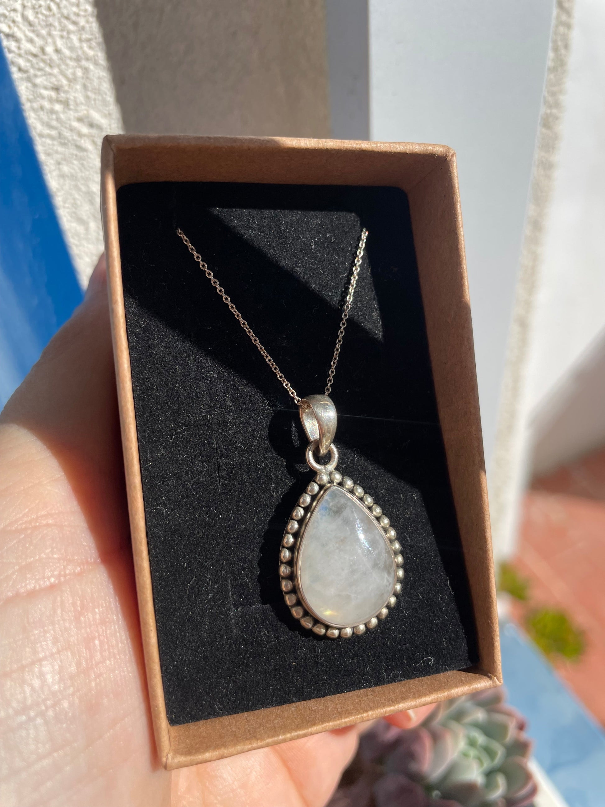 Colgante de piedra luna natural KHAMALI