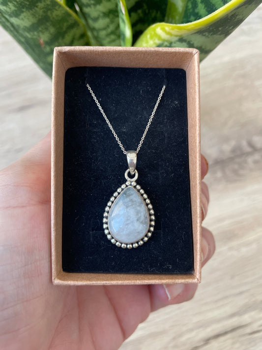 Colgante de piedra luna natural KHAMALI