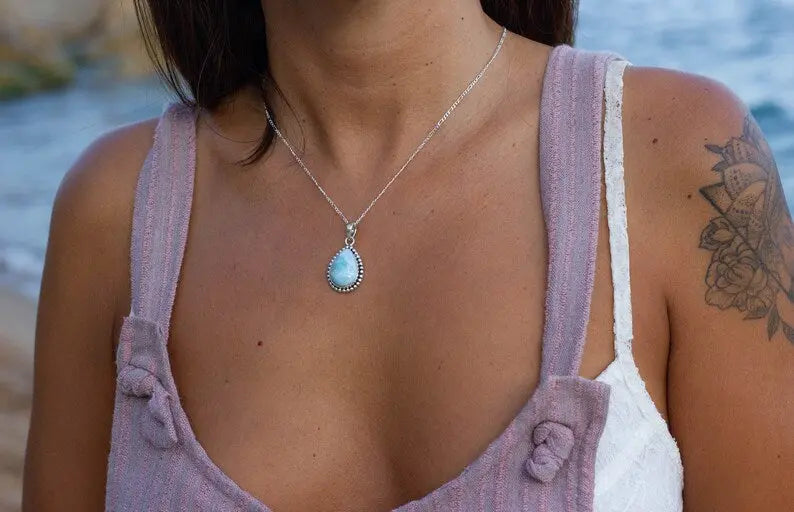 Colgante de Larimar natural KHAMALI