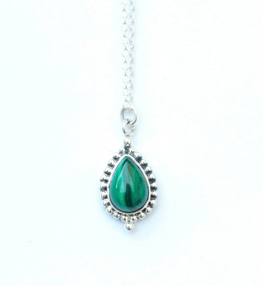 Colgante con piedra verde malaquita KHAMALI