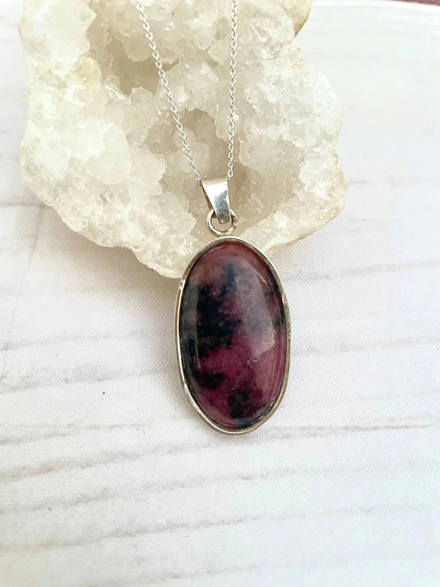 Colgante de rodonita natural en plata 925 - KHAMALI