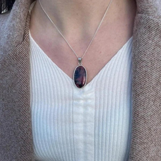 Colgante de rodonita natural en plata 925 - KHAMALI