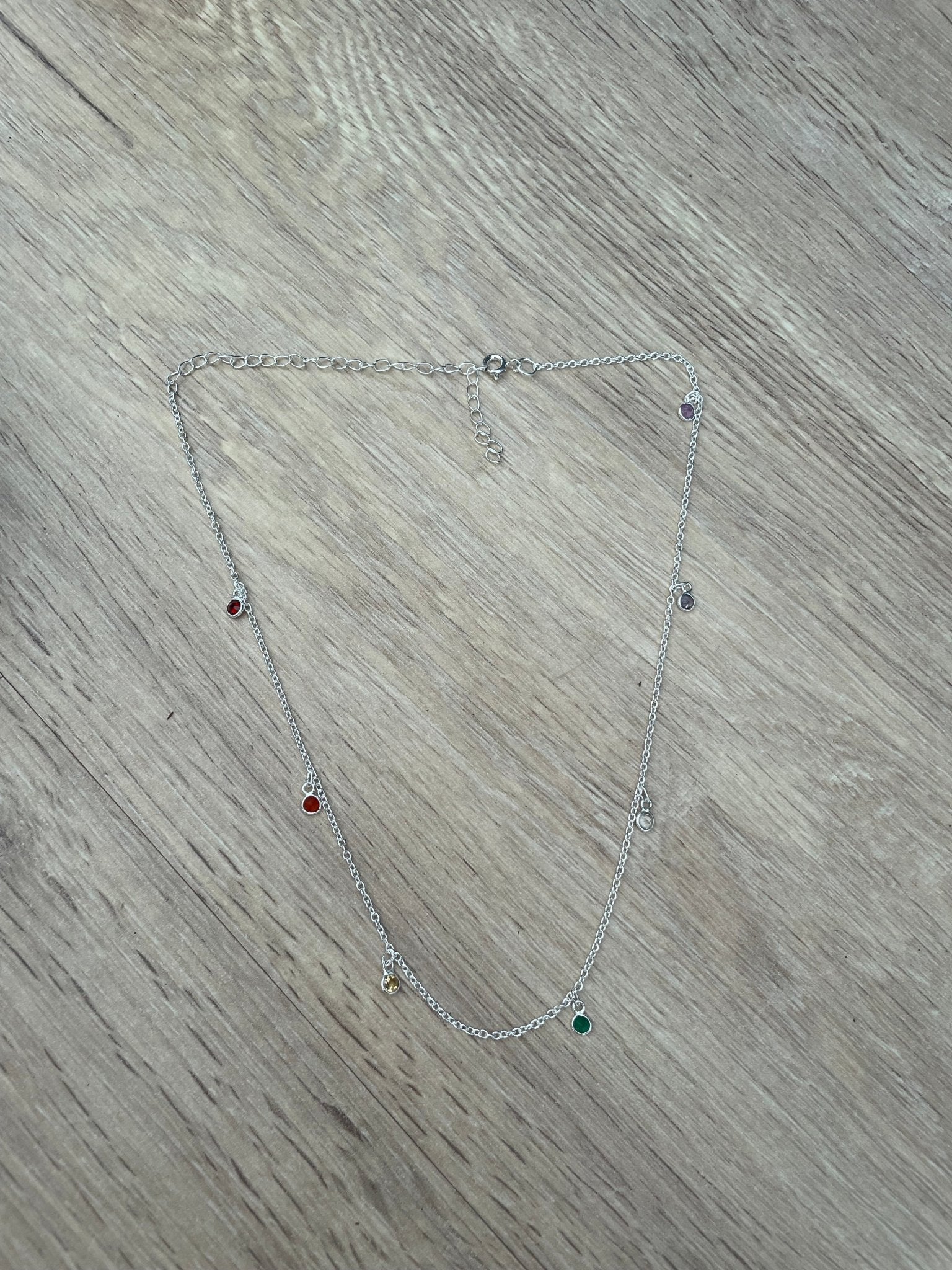 Collar fino de plata con piedras de colores - KHAMALI