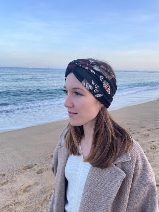 Turbante negro con flores khamali Shop