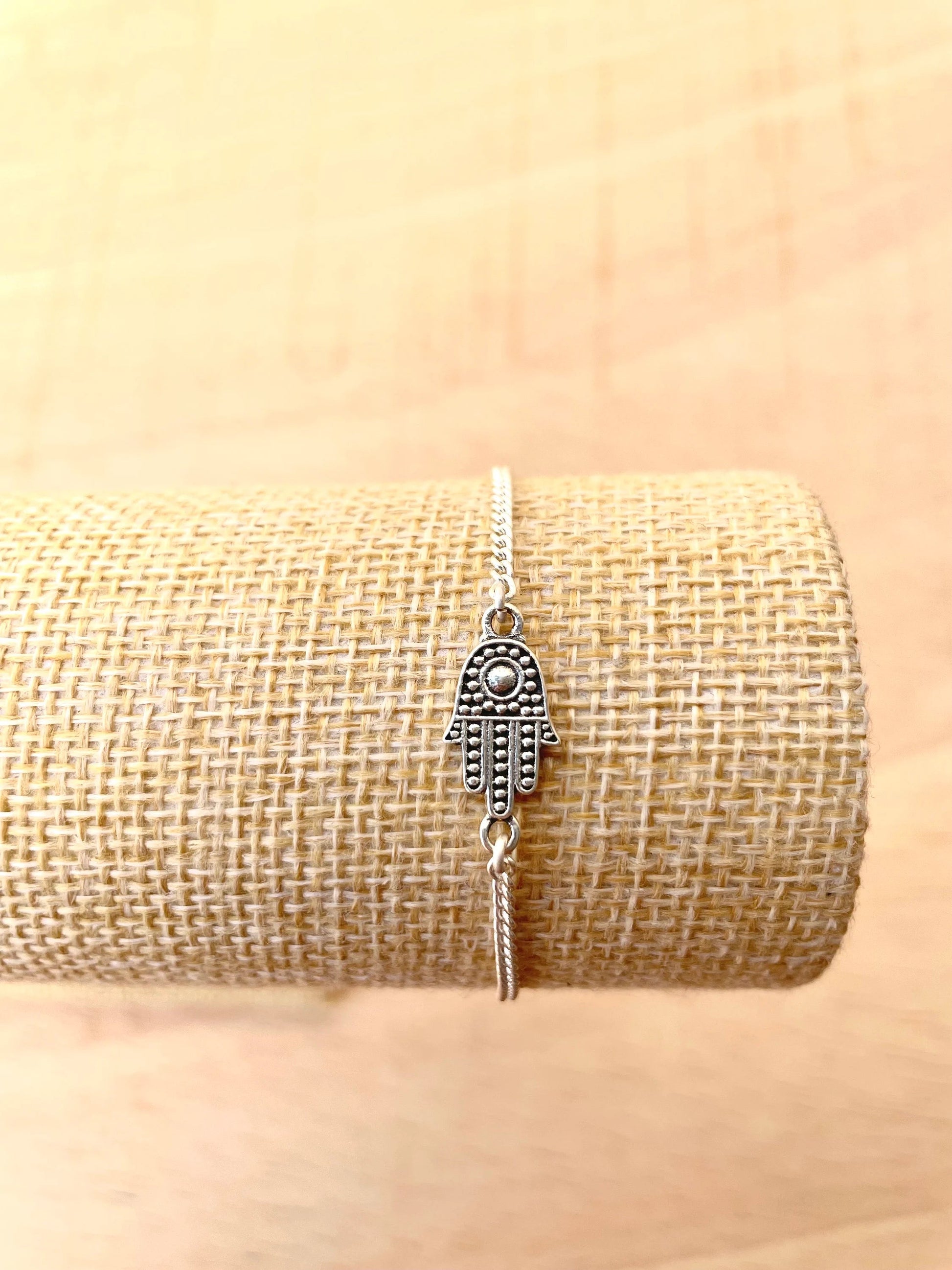 Pulsera de plata con mano de fátima KHAMALI