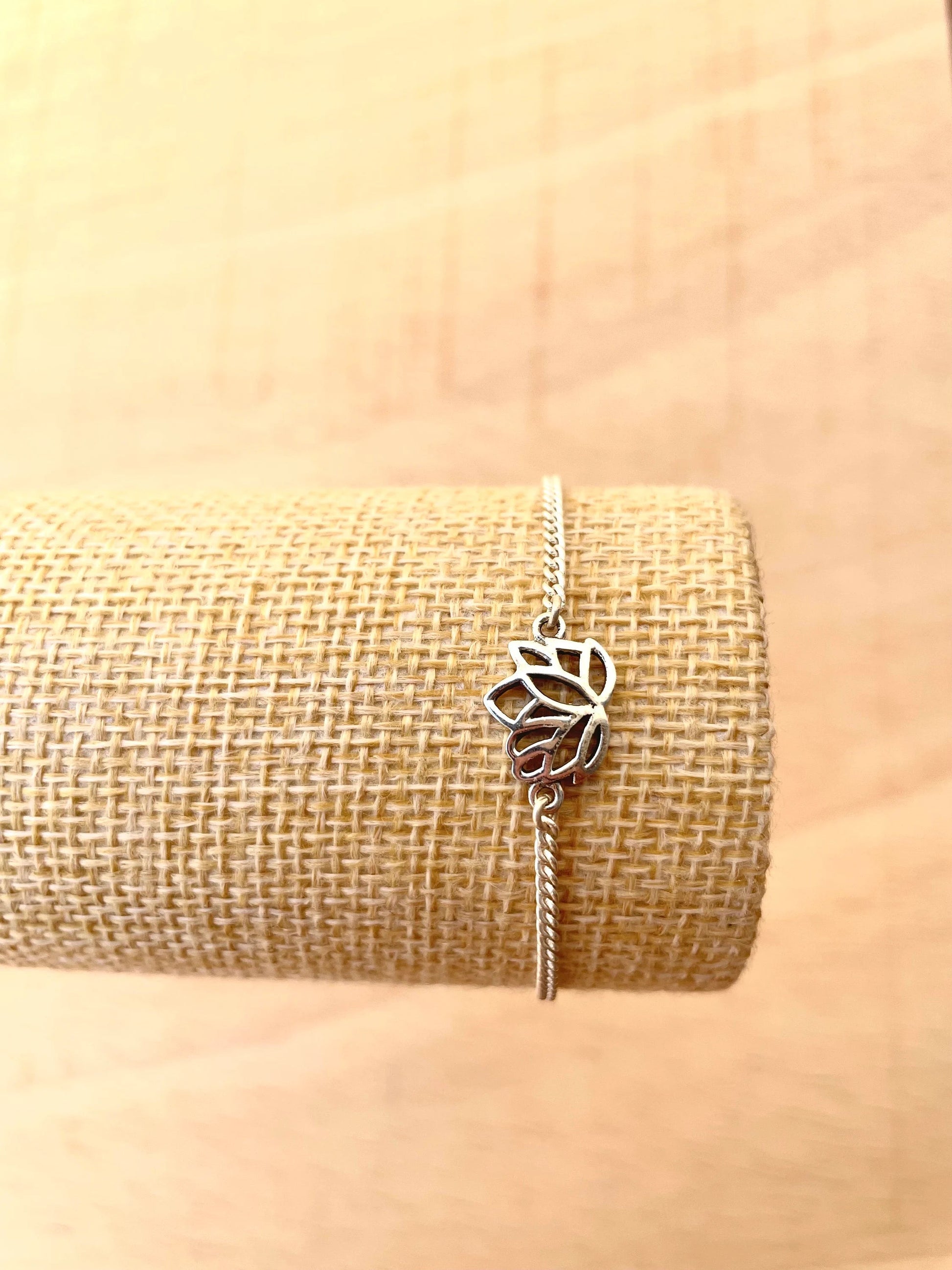 Pulsera de plata 925 con flor de loto KHAMALI