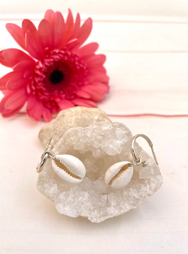 Pendientes con concha de mar en plata 925 – Espíritu marinero, elegancia natural - KHAMALI