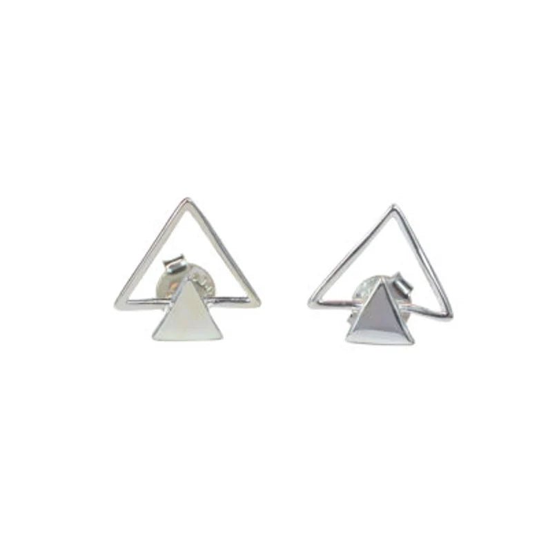 Pendientes triangulares de plata 925 – Minimalismo con carácter - KHAMALI