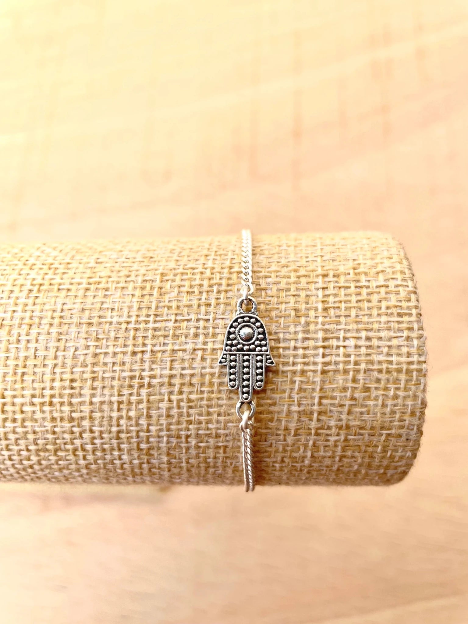 Pulsera de plata con mano de fátima - KHAMALI
