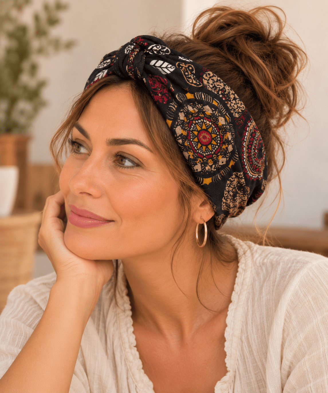 Turbante negro floral hecho a mano - KHAMALI