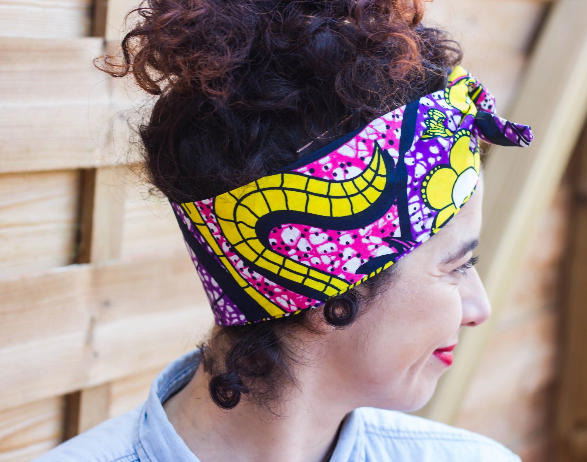 Diadema turbante afro con diseño en flor margarita - KHAMALI