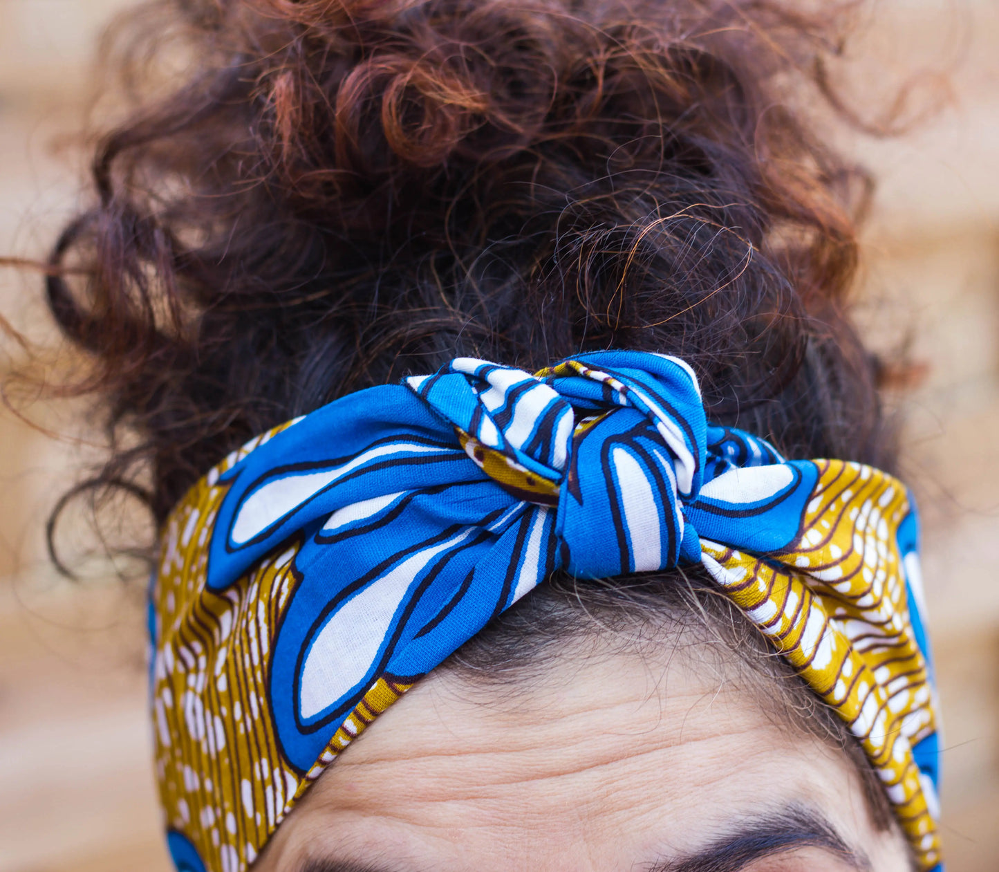 Diadema turbante flor grande azul, blanca y marrón - KHAMALI