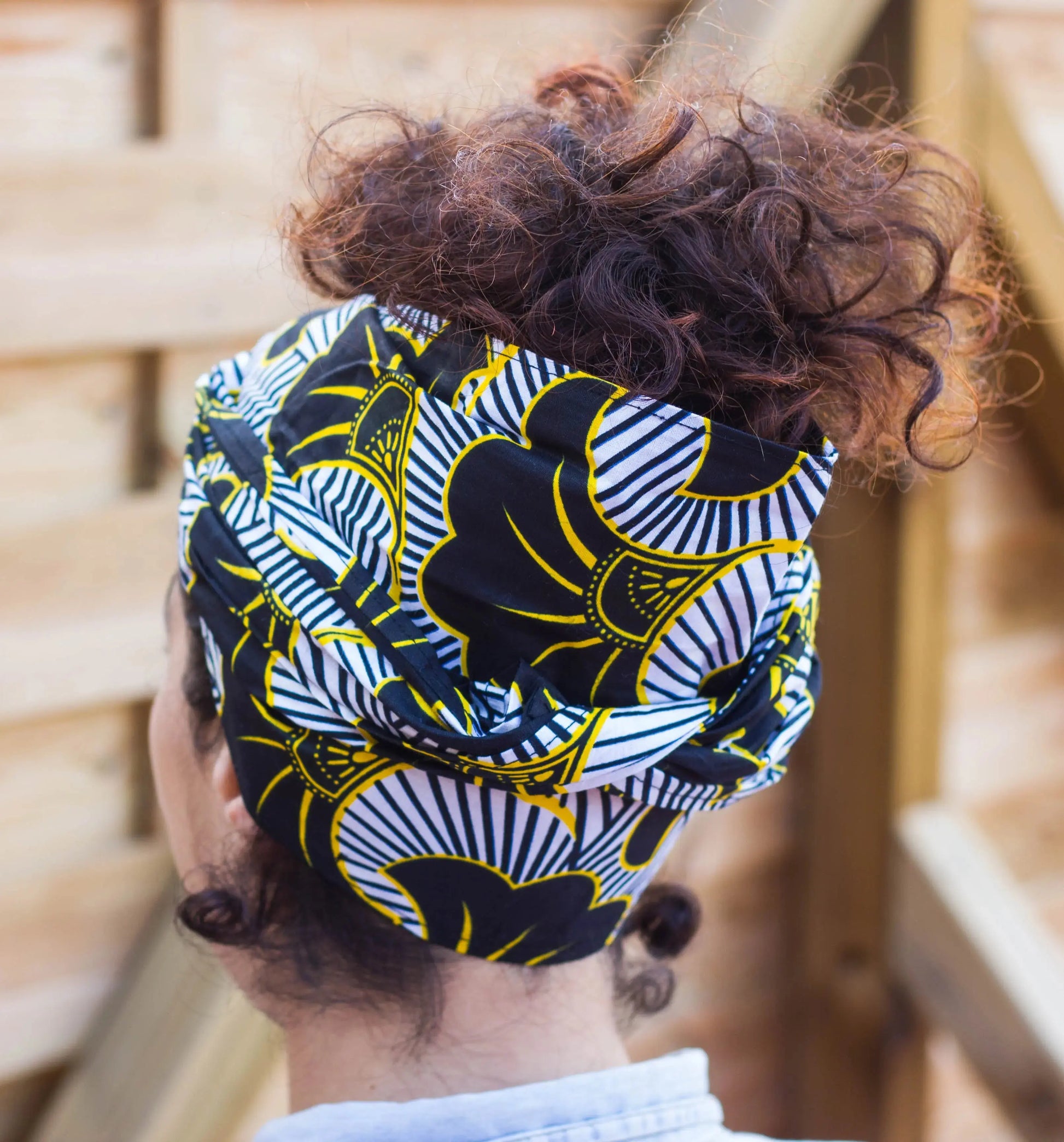 Pañuelo afro de algodón con flor negra y blanca - KHAMALI