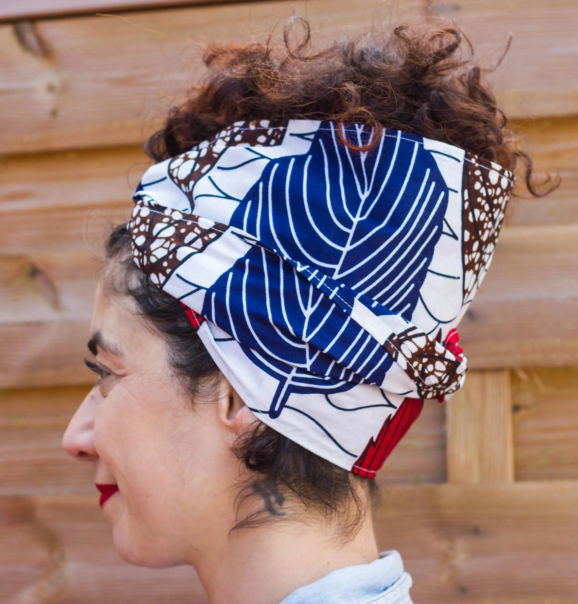 Pañuelo turbante africano blanco adaptable estilo retro vintage con hoja azul marino - KHAMALI